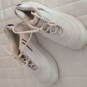 Ladies white Rockport Tennis Shoes 6